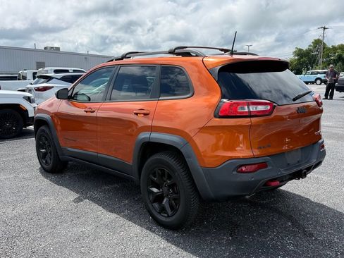 Used 2016 Jeep Cherokee Trailhawk w/ Cold Weather Group AWD/4WD image 21