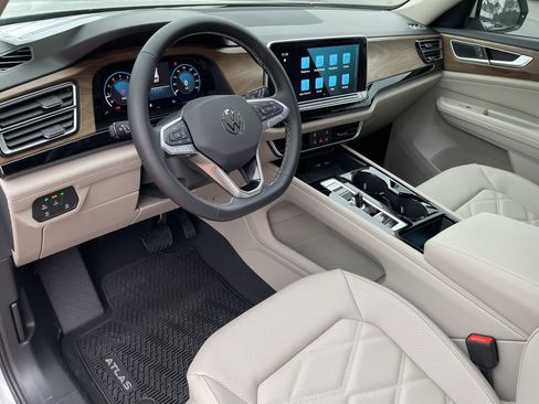 New 2026 Volkswagen Atlas SE image 17