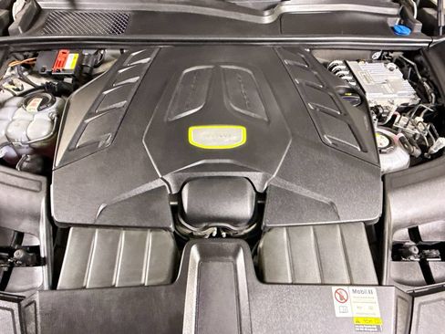 Used 2023 Porsche Cayenne Turbo S AWD/4WD image 59