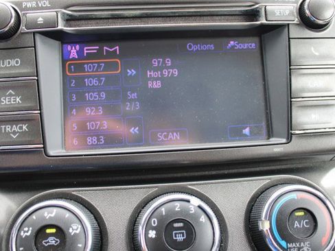 Used 2013 Toyota RAV4 LE FWD image 24
