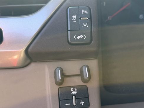 Used 2016 Chevrolet Tahoe LTZ RWD image 10