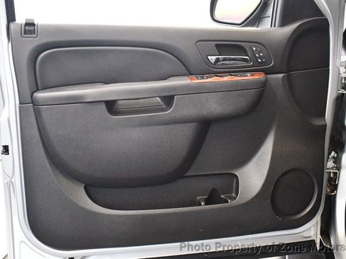 Used 2013 Chevrolet Avalanche LTZ image 7