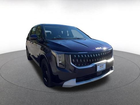 Used 2026 Kia Carnival FWD image 3