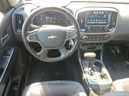 Used 2017 Chevrolet Colorado Z71 RWD image 10