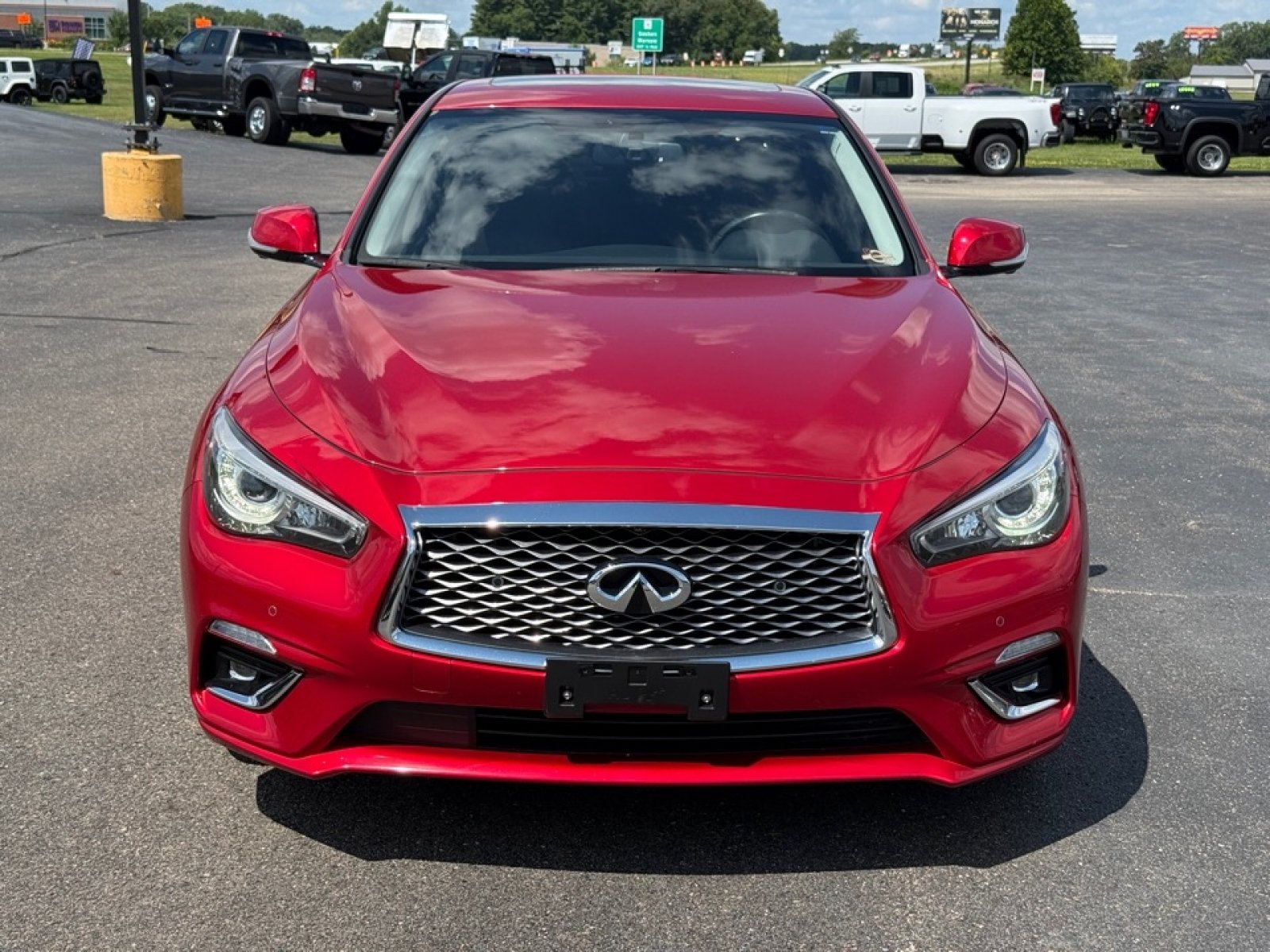 Used 2023 INFINITI Q50 Luxe AWD/4WD image 3