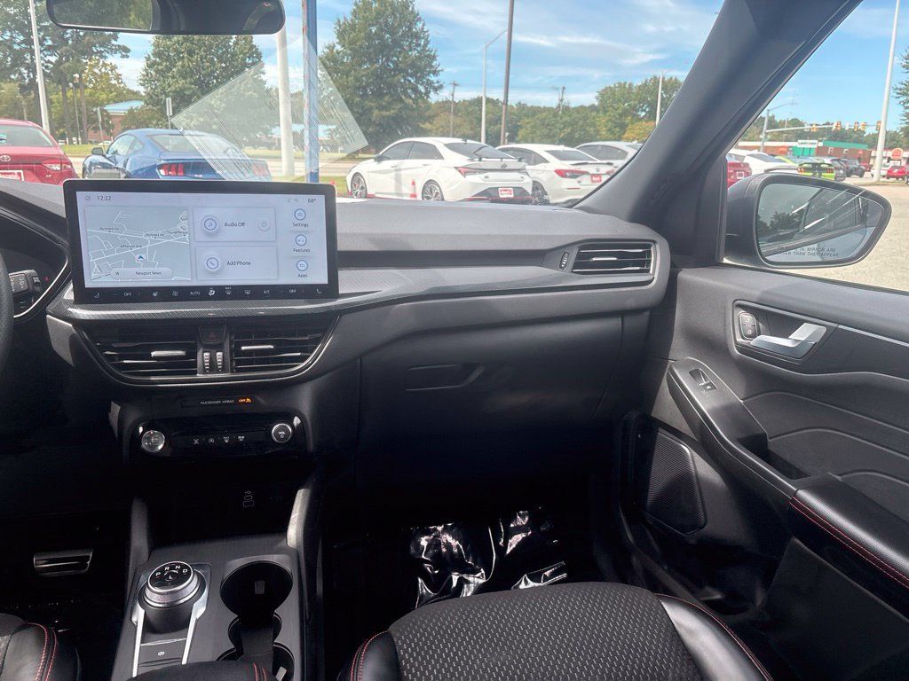 Used 2024 Ford Escape ST-Line w/ Tech Pack #1 FWD image 18