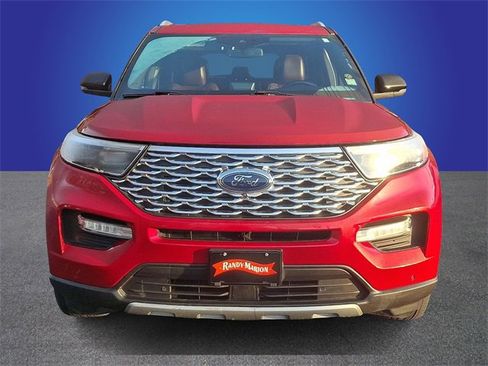 Used 2020 Ford Explorer Platinum w/ Premium Technology Package image 2