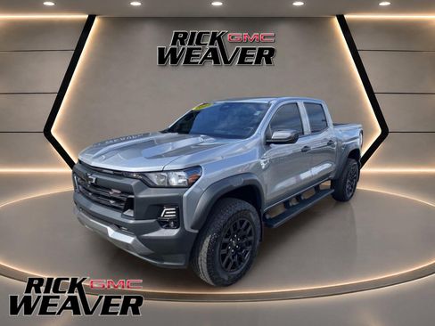 Used 2025 Chevrolet Colorado Trail Boss AWD/4WD image 1