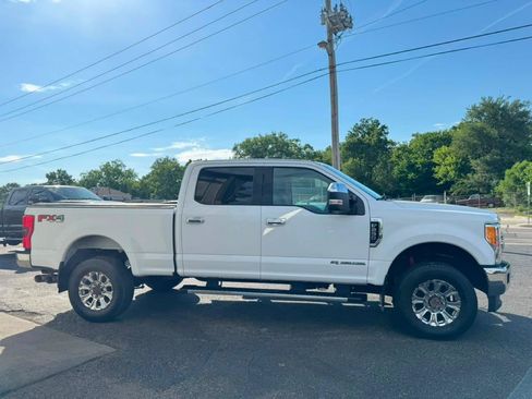 Used 2017 Ford F250 XLT w/ XLT Premium Package AWD/4WD image 6