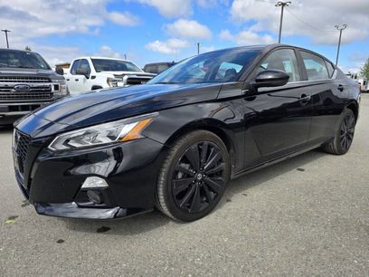 Used 2022 Nissan Altima 2.5 SR w/ Midnight Edition Package