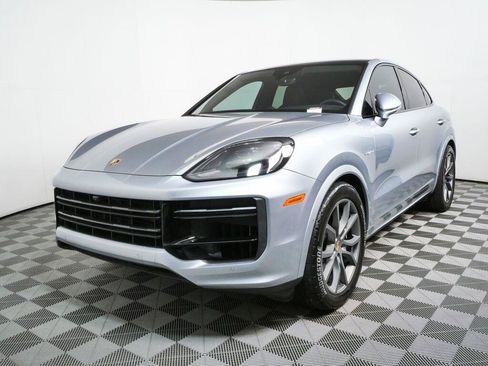 Certified 2024 Porsche Cayenne Turbo AWD/4WD image 1