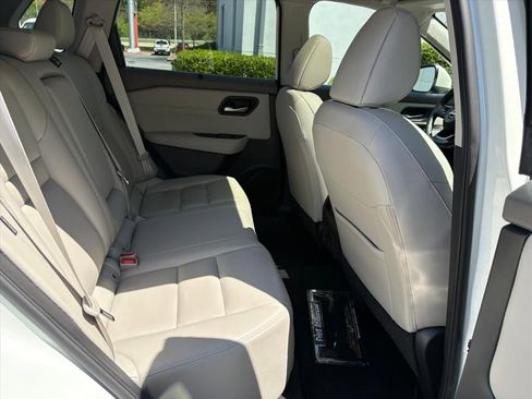 Certified 2023 Nissan Rogue SL w/ SL Premium Package image 18