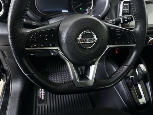 Used 2020 Nissan Kicks SR FWD image 11