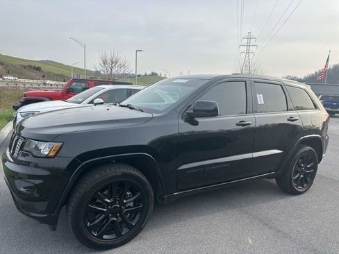 Used 2021 Jeep Grand Cherokee Laredo X image 39