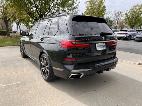 Used 2021 BMW X7 M50i image 8
