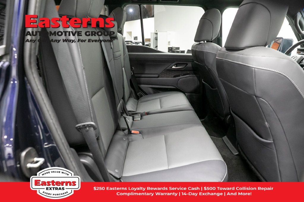 Used 2025 Lexus GX 550 w/ Accessory Package (2T) AWD/4WD image 26