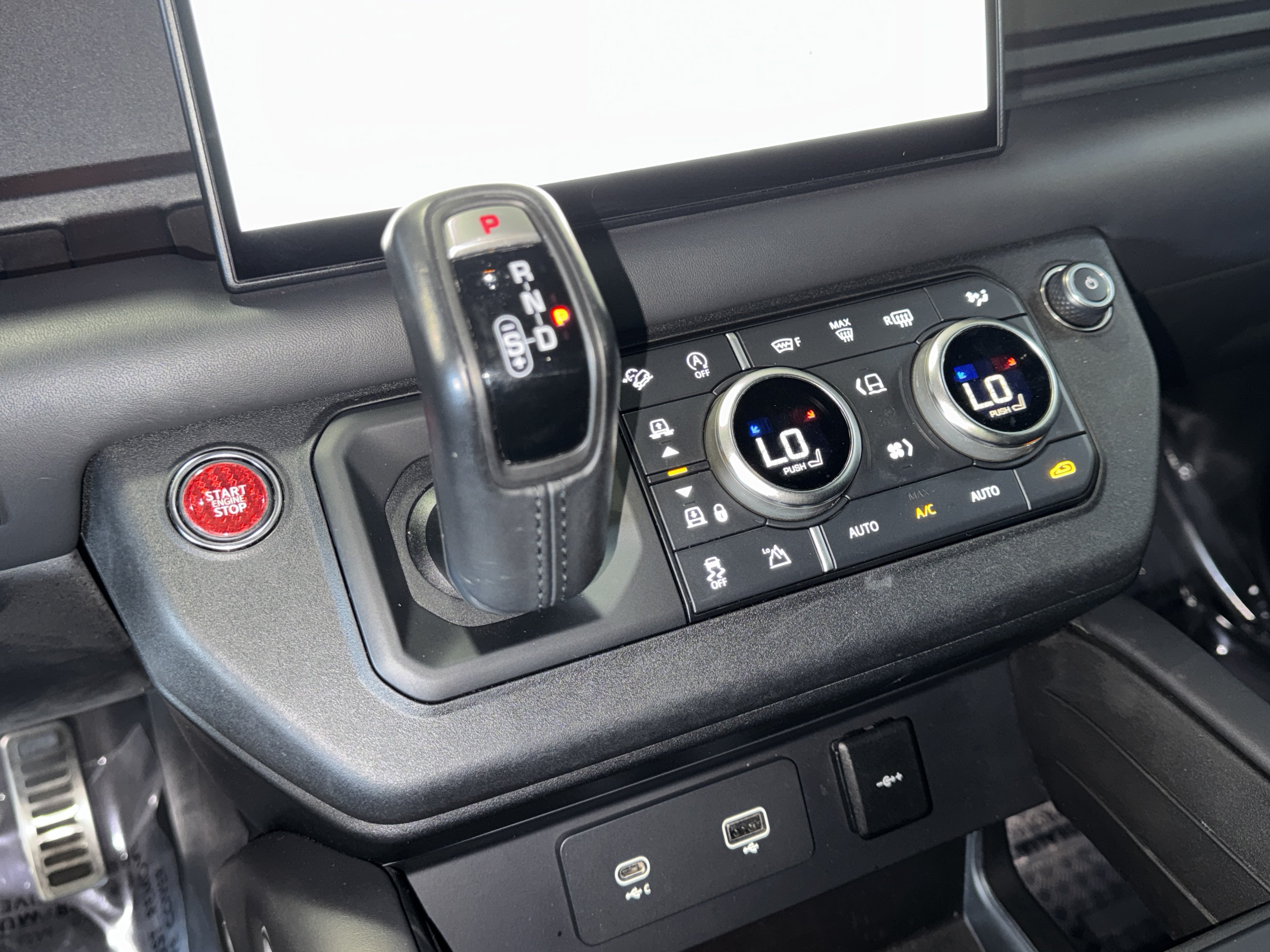 Used 2023 Land Rover Defender 110 V8 AWD/4WD image 27