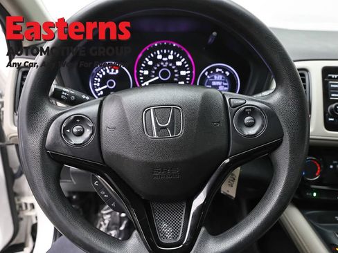 Used 2021 Honda HR-V LX image 10