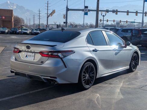 Used 2022 Toyota Camry SE w/ Carpet Mat Package (TMS) image 4