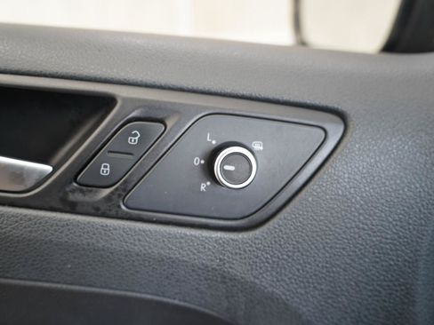 Used 2013 Volkswagen Jetta SE FWD image 27
