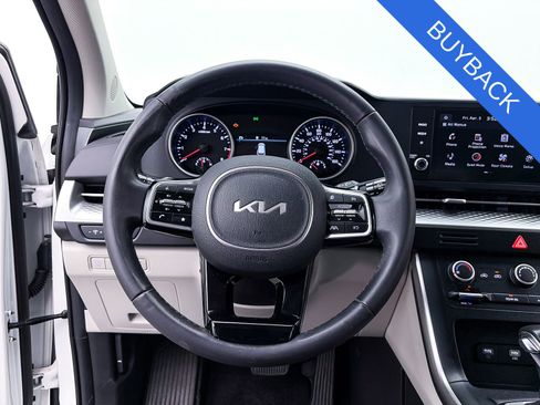 Used 2024 Kia Carnival LX FWD image 27