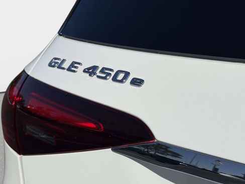 Used 2025 Mercedes-Benz GLE 450e 4MATIC image 17