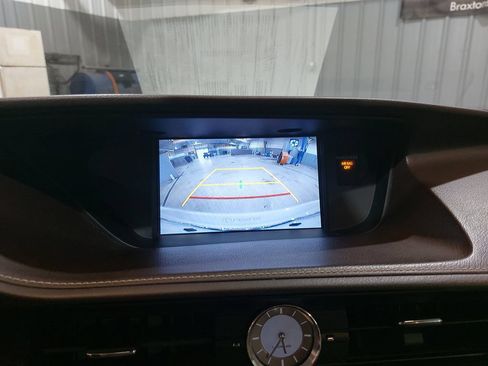 Used 2016 Lexus ES 350 w/ Premium Package w/Wood Trim FWD image 24