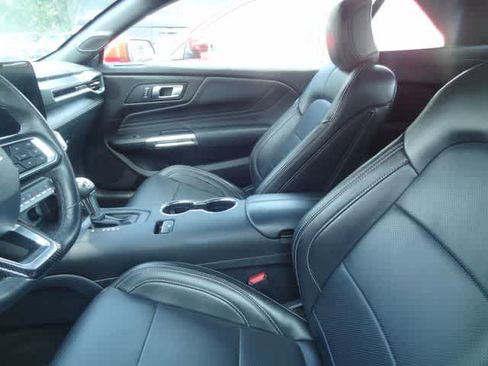Used 2025 Ford Mustang Premium RWD image 7