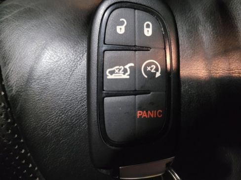 Used 2021 Jeep Cherokee Limited image 32