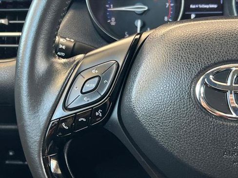 Certified 2020 Toyota C-HR XLE FWD image 25