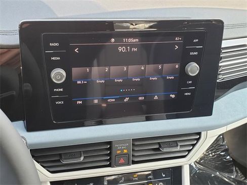 New 2025 Volkswagen Jetta SE image 9