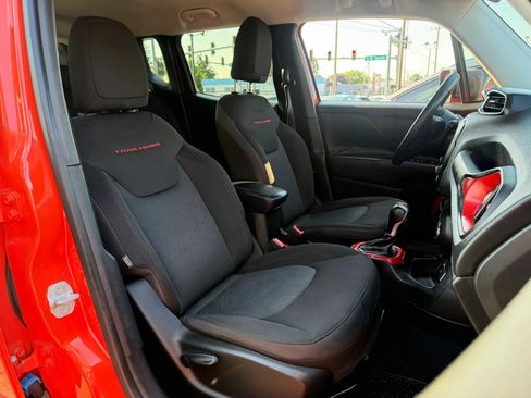 Used 2016 Jeep Renegade Trailhawk AWD/4WD image 23