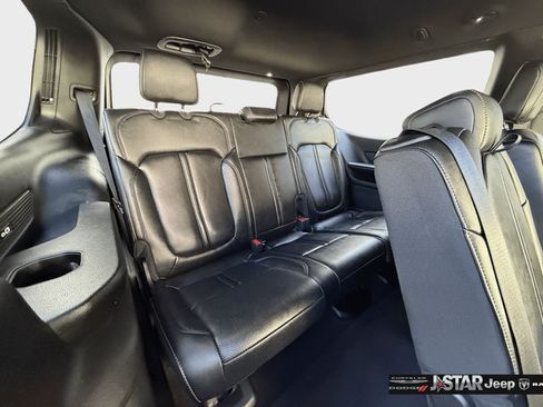 Used 2025 Jeep Wagoneer Series II w/ 8-Passenger Seating Package AWD/4WD image 30