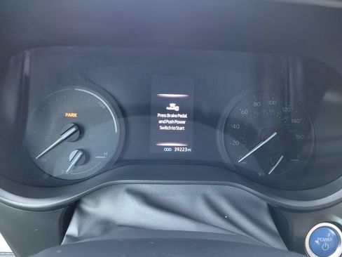 Used 2024 Toyota Sienna LE FWD image 14