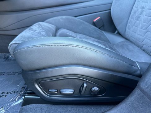 Used 2022 Audi e-tron GT Premium Plus image 28