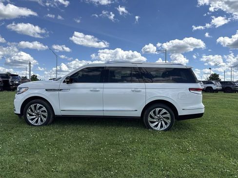 Used 2024 Lincoln Navigator L Reserve AWD/4WD image 11