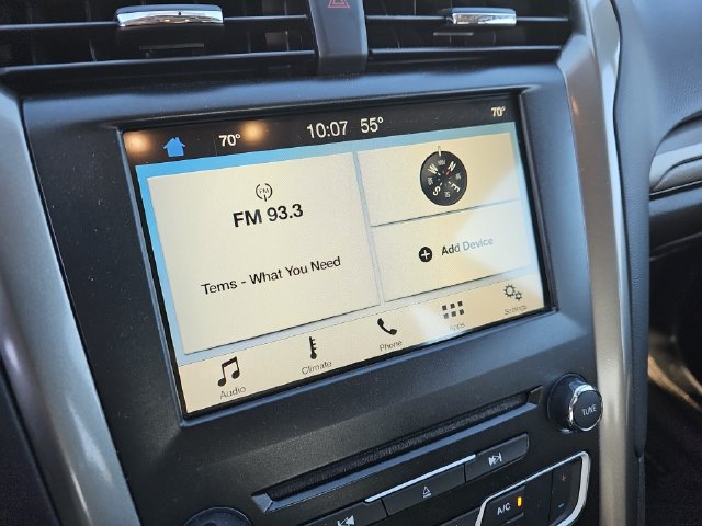 Used 2018 Ford Fusion SE FWD image 22
