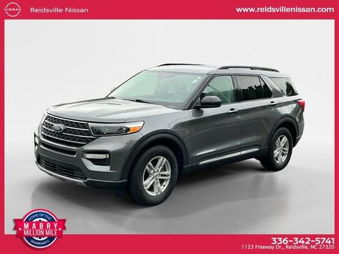 Used 2022 Ford Explorer XLT w/ Equipment Group 202A AWD/4WD image 1