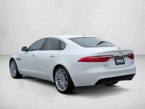 Used 2019 Jaguar XF Prestige image 8
