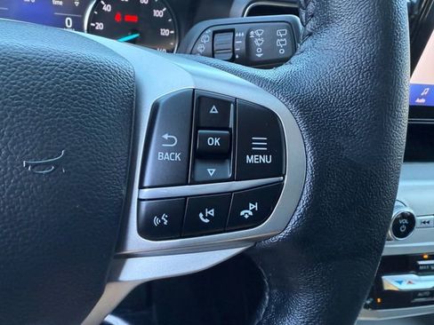 Used 2022 Ford Explorer XLT w/ Equipment Group 202A image 18