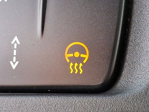 Used 2024 Land Rover Defender 130 X-Dynamic SE image 29