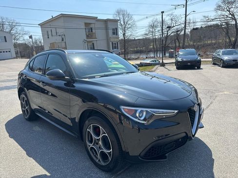 Used 2020 Alfa Romeo Stelvio Sport w/ Quick Order Package 22J Sport AWD/4WD image 5