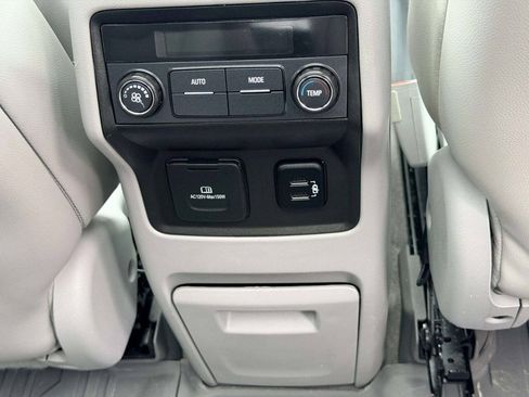 Used 2017 GMC Acadia SLT w/ LPO, Floor Liner Package AWD/4WD image 30