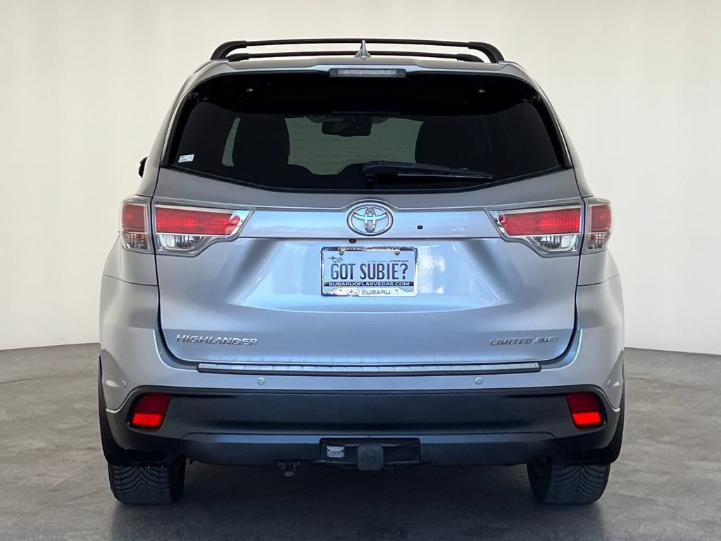 Used 2015 Toyota Highlander Limited w/ Driver Technology Package AWD/4WD image 5