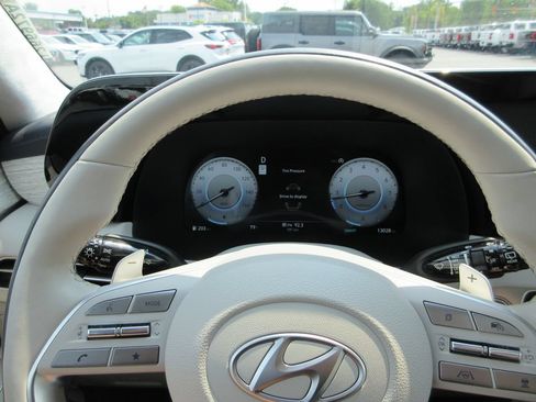 Used 2025 Hyundai Palisade Calligraphy FWD image 34