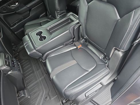 Used 2023 Honda Pilot Touring image 16