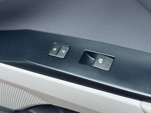 Used 2019 Toyota Camry SE w/ Convenience Package FWD image 21