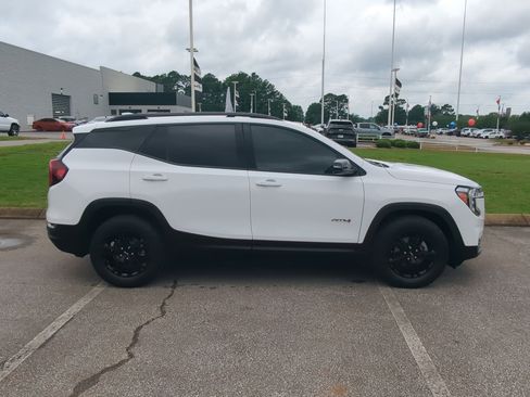 Used 2024 GMC Terrain AT4 w/ Infotainment Package II AWD/4WD image 10