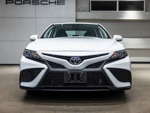 Used 2024 Toyota Camry SE image 11