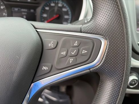 Used 2021 Chevrolet Equinox LS w/ LS Convenience Package AWD/4WD image 19
